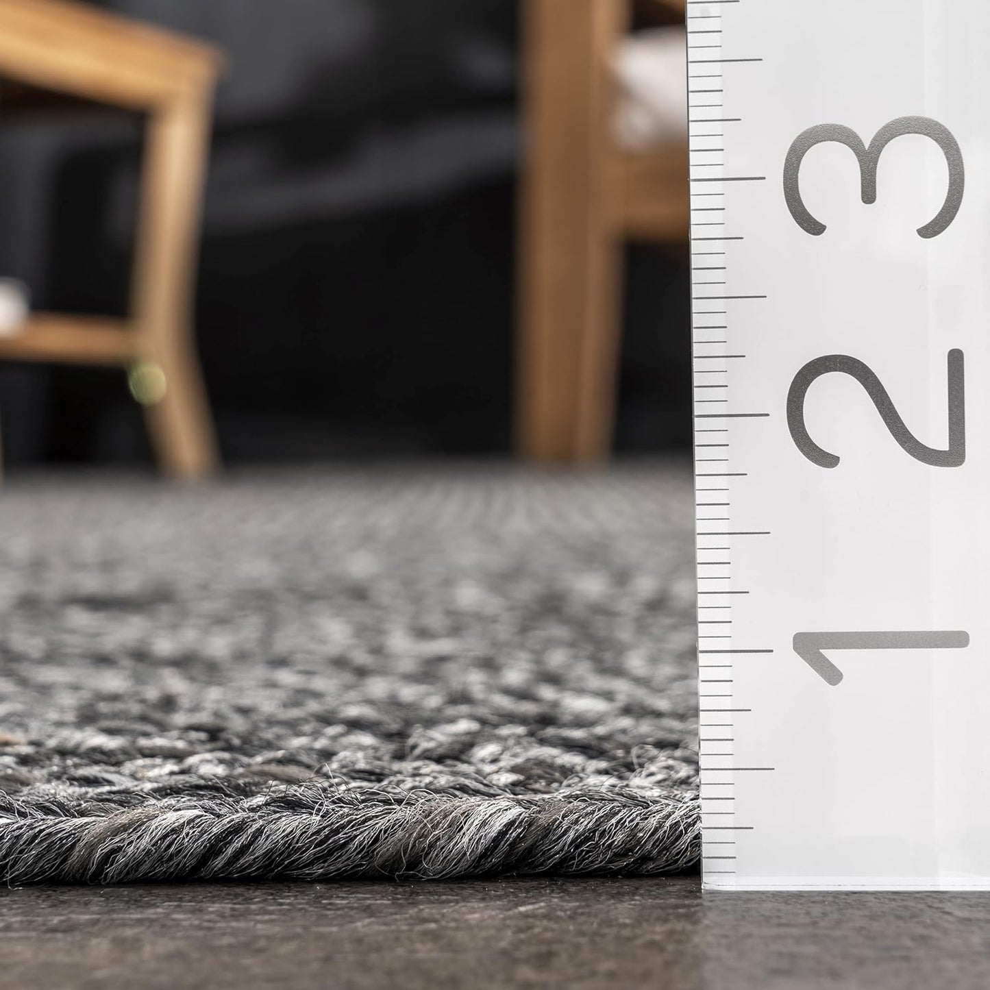 nuLOOM 4' x 6' Solid Hand Braided Indoor/Outdoor Area Rug, Pet-Friendly, High Traffic, Weather Resistant, for Patio, Balcony, Bedroom, Living, Dining Room, Wynn Charcoal